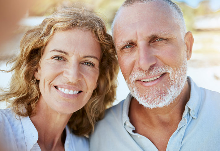 Recognizing the signs of a failed dental implant early is important